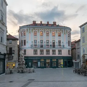 Square Heritage **** Split